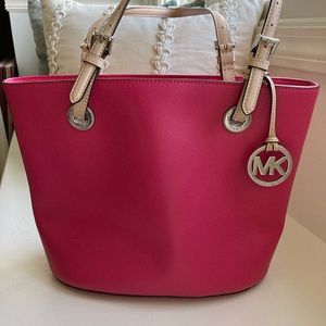 Michael Kors magenta bag